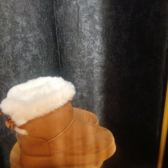 Boots - Picture 3 of 3